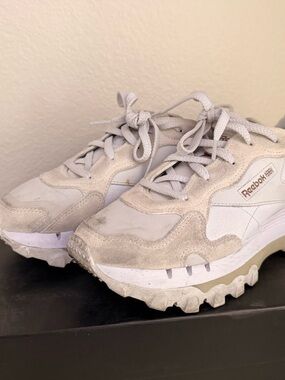 Reebok Women's Off-White and Light Tan Chunky Lace-Up Sneakers